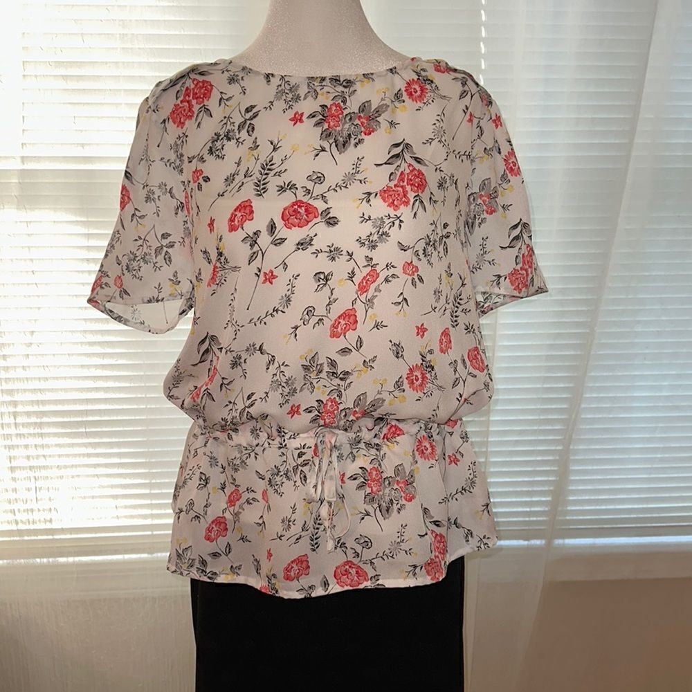 Liz Claiborne L Crewneck Short Sleeve Sheer Floral Peplum Tie Waist Blouse